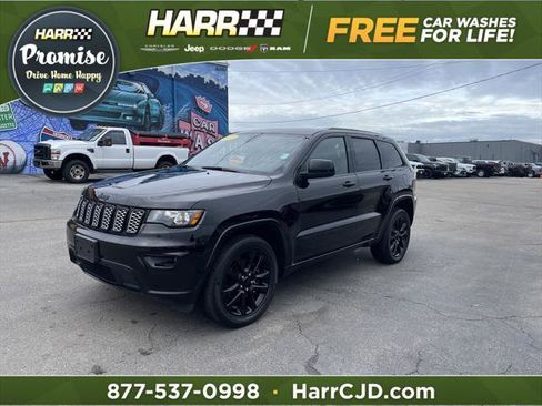 Certified 2022 Jeep Grand Cherokee Laredo X image 1