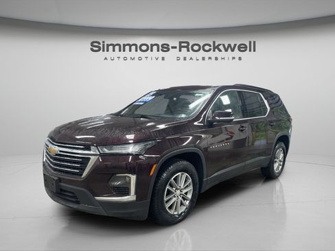 Used 2023 Chevrolet Traverse LT AWD/4WD image 1