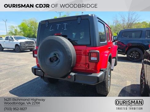 Used 2022 Jeep Wrangler Unlimited Sahara w/ Cold Weather Group image 7