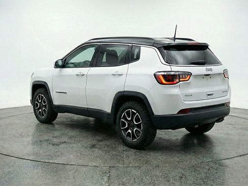 Used 2025 Jeep Compass Trailhawk image 6