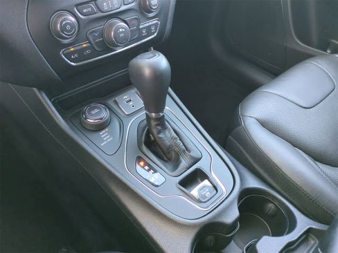 Certified 2021 Jeep Cherokee Latitude Lux image 31