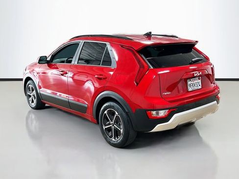 Certified 2023 Kia Niro EX image 5