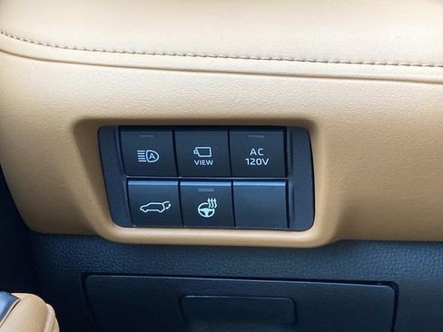 New 2026 Toyota Highlander Platinum AWD/4WD image 18