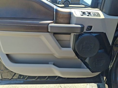 Used 2019 Ford F150 Limited w/ Trailer Tow Package image 14