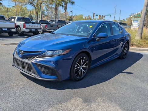 Used 2024 Toyota Camry SE image 9