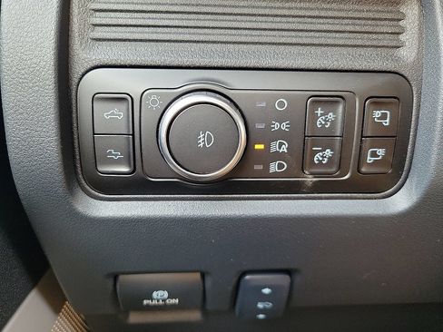 New 2026 Ford F250 Platinum w/ FX4 Off-Road Package AWD/4WD image 14
