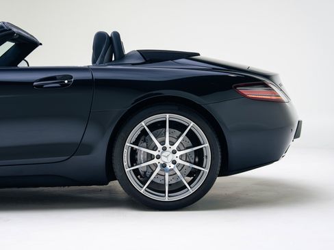 Used 2012 Mercedes-Benz SLS AMG image 13