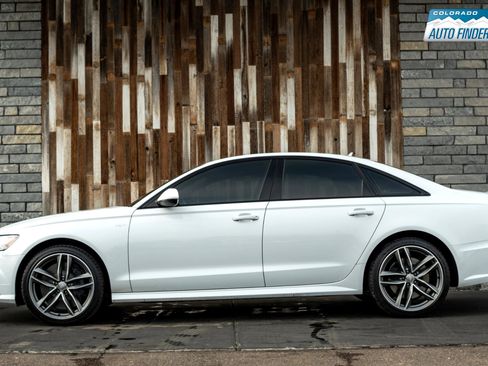 Used 2018 Audi S6 Prestige w/ Prestige Package image 2