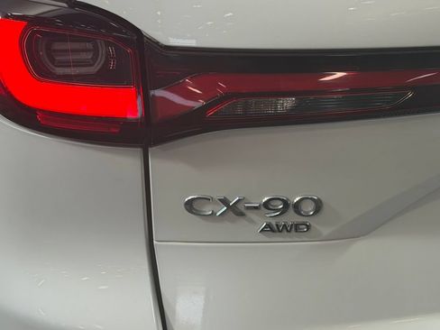 Used 2025 MAZDA CX-90 3.3 Turbo w/ Preferred Package AWD/4WD image 10