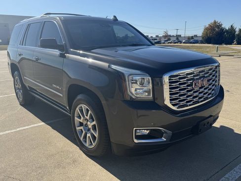 Used 2020 GMC Yukon Denali image 3