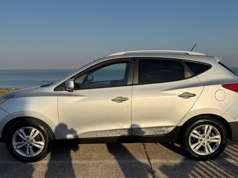 Used 2010 Hyundai Tucson GLS w/ Popular Equipment Pkg 2 FWD image 8