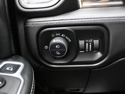 Used 2021 RAM 2500 Limited AWD/4WD image 23