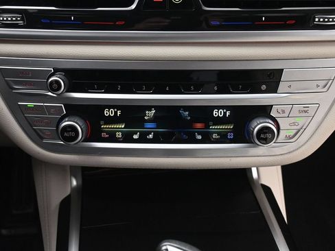 Used 2022 BMW 740i w/ M Sport Package RWD image 48