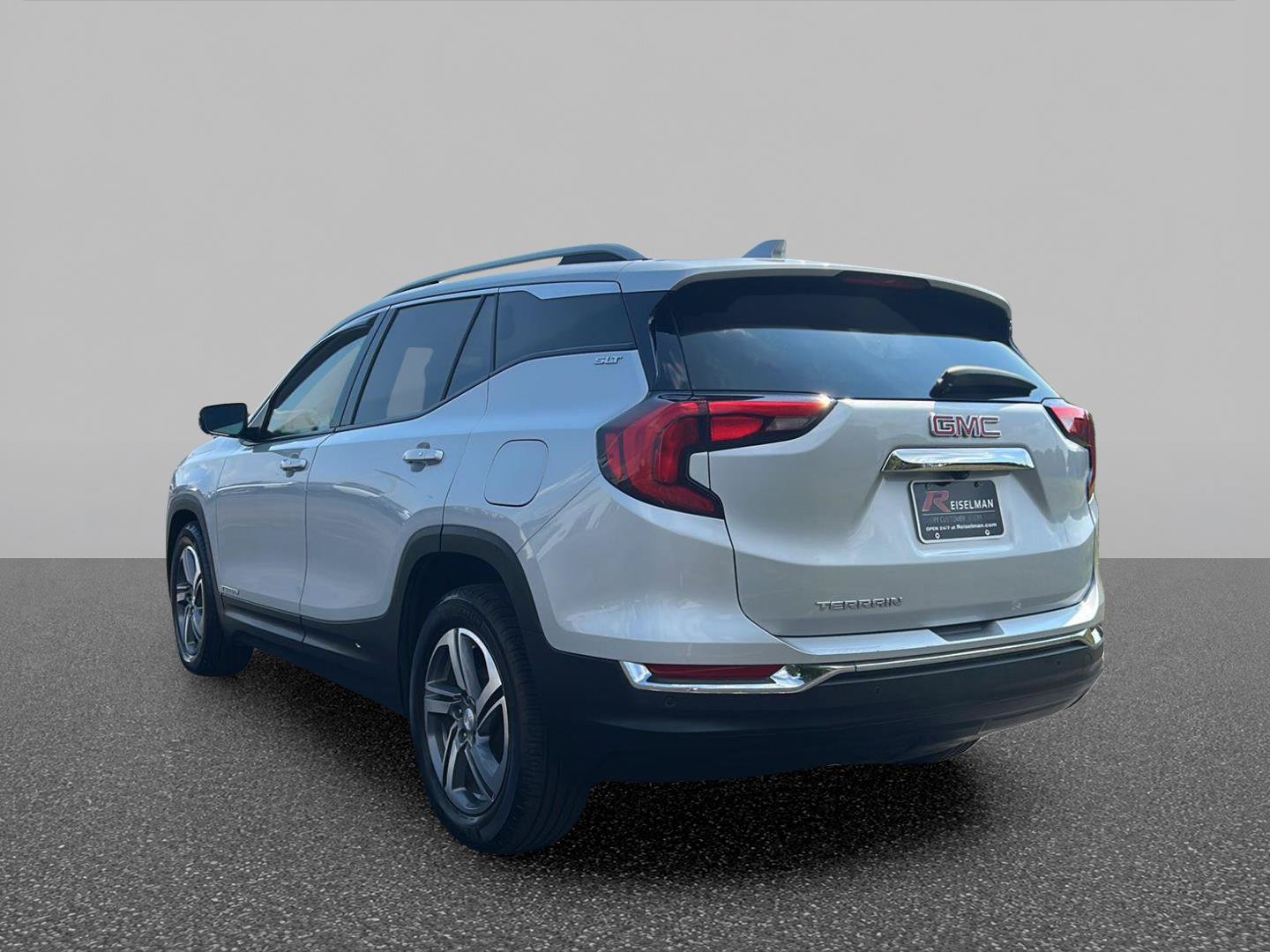 Certified 2021 GMC Terrain SLT w/ LPO, Floor Liner Package FWD image 4