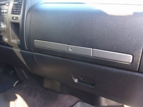 Used 2009 Chevrolet Silverado 2500 LT w/ Exterior Plus Package image 25