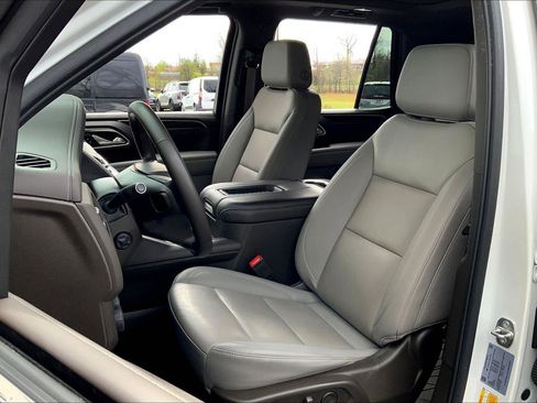 Used 2024 Chevrolet Tahoe LT w/ LT Signature Package image 22