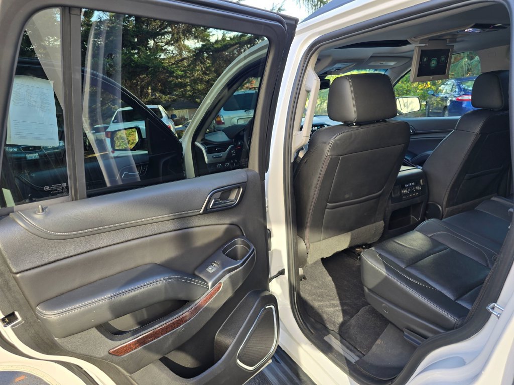 Used 2019 GMC Yukon SLT w/ Graphite Performance Edition AWD/4WD image 8