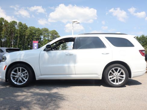 Used 2024 Dodge Durango GT RWD image 2