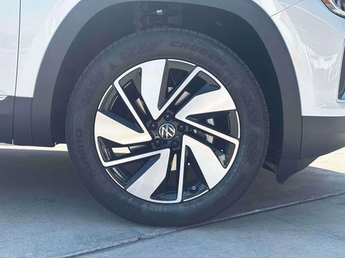 New 2026 Volkswagen Atlas SEL image 6