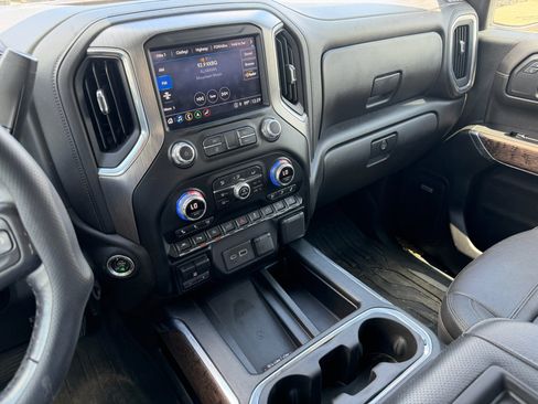 Used 2021 GMC Sierra 1500 Denali w/ Denali Ultimate Package AWD/4WD image 16