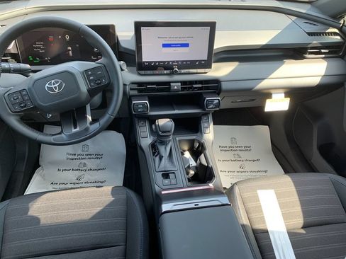 Used 2026 Toyota RAV4 SE w/ Convenience Package AWD/4WD image 16
