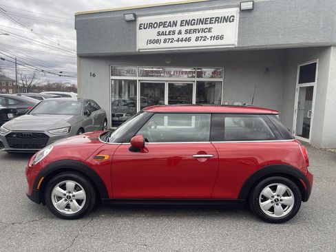 Used 2015 MINI Cooper 2-Door Hardtop image 4