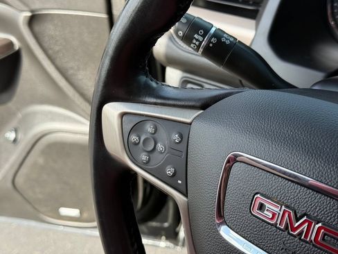 Used 2022 GMC Acadia Denali FWD image 14