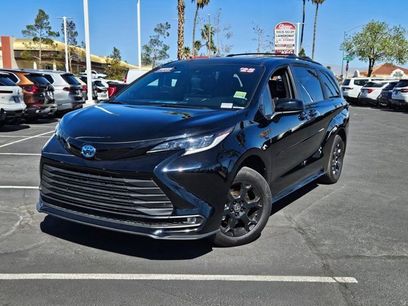 Used 2025 Toyota Sienna XLE Woodland Edition