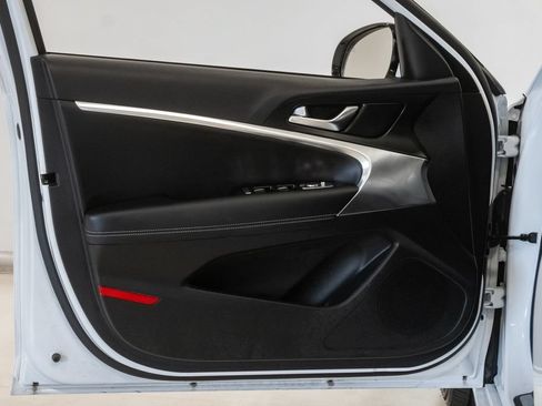 Used 2025 Genesis G70 2.5T AWD/4WD image 8