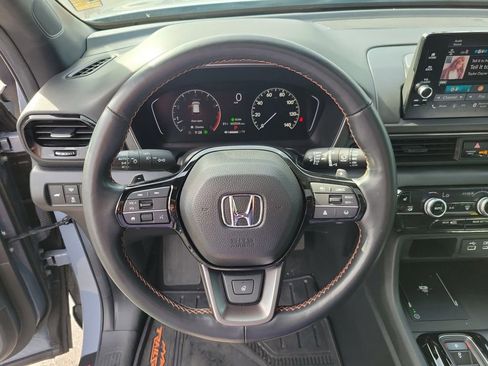 Used 2025 Honda Pilot TrailSport image 30