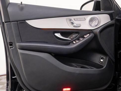 Used 2019 Mercedes-Benz GLC 300 4MATIC image 12