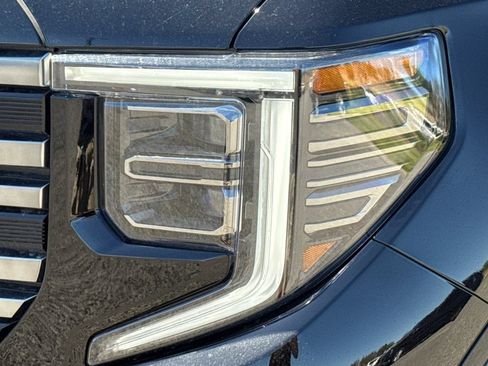 Used 2026 GMC Sierra 1500 AT4 w/ AT4 Premium Package AWD/4WD image 52