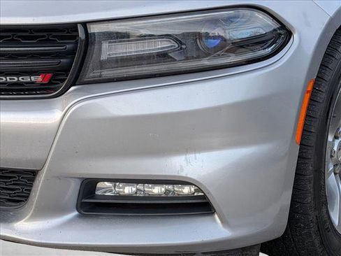 Used 2016 Dodge Charger SXT image 11