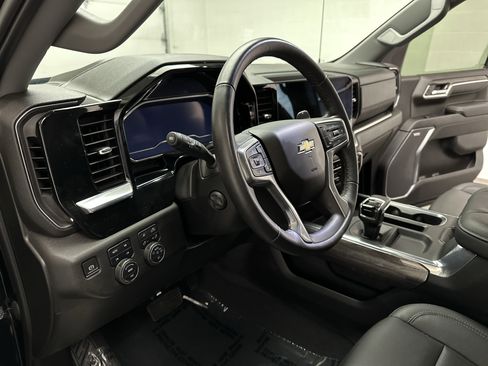 Used 2023 Chevrolet Silverado 1500 LTZ image 20