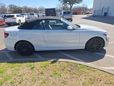 Used 2020 BMW 230i Convertible w/ Premium Package image 7