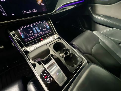 Used 2019 Audi Q8 Prestige w/ Luxury Package image 26