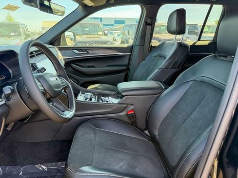 New 2026 Jeep Grand Cherokee 4WD image 12