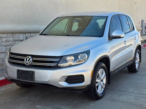 Used 2013 Volkswagen Tiguan S image 8