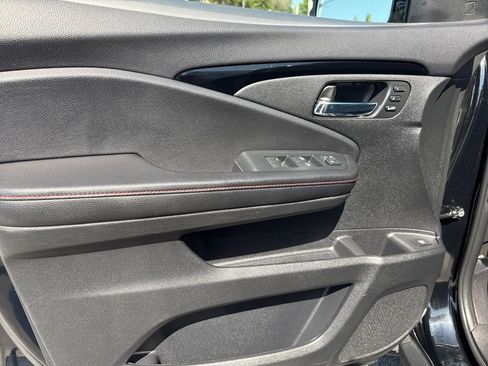 Certified 2023 Honda Ridgeline Black Edition image 9