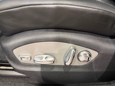 Used 2024 Porsche Macan AWD/4WD image 33