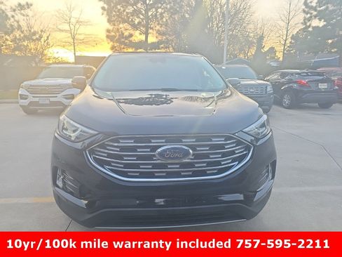 Used 2022 Ford Edge Titanium image 3