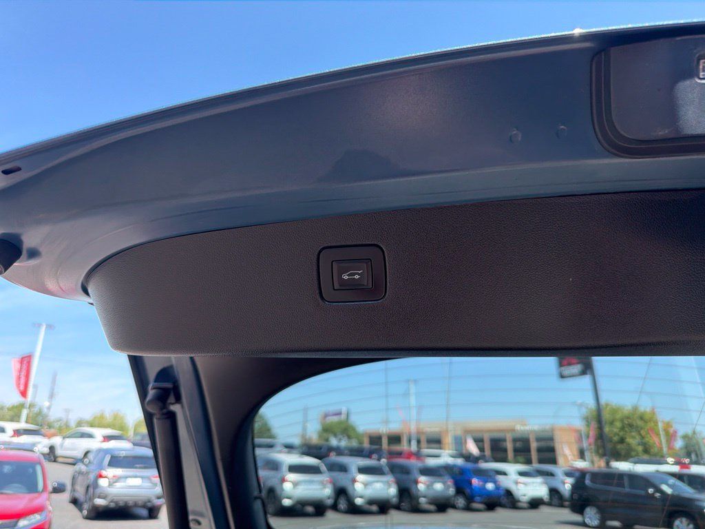 Used 2025 Buick Envista Sport Touring w/ Convenience I Package FWD image 9