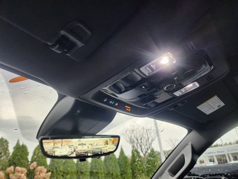 New 2026 Chevrolet Suburban High Country image 38