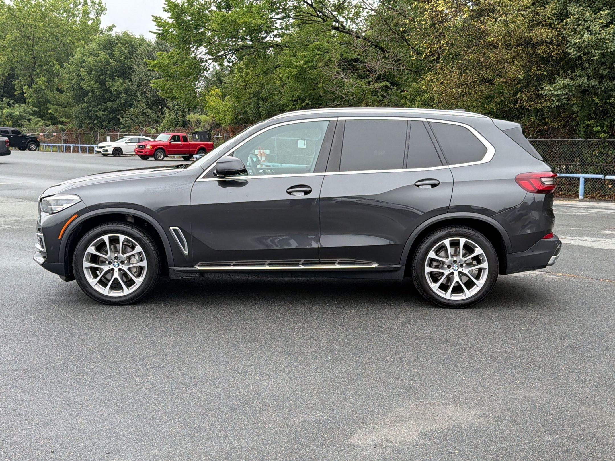 Used 2023 BMW X5 xDrive40i w/ Premium Package AWD/4WD image 2
