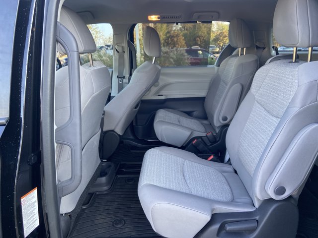 Used 2022 Toyota Sienna LE FWD image 50