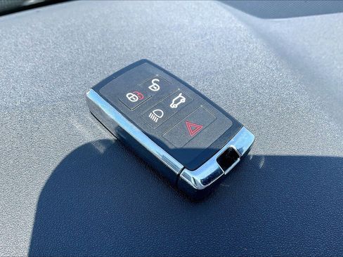 Used 2024 Land Rover Discovery Sport S image 14