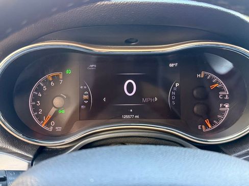 Used 2014 Jeep Grand Cherokee Limited w/ Luxury Group II image 21