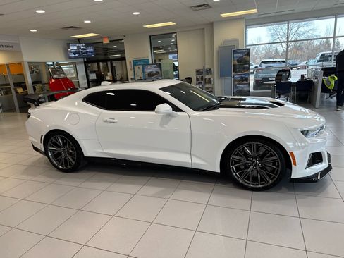 Used 2023 Chevrolet Camaro ZL1 image 3