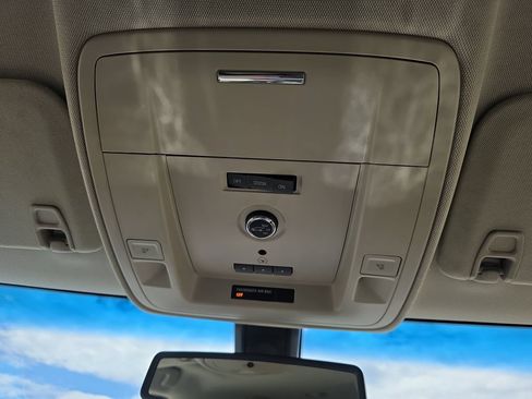 Used 2017 Cadillac Escalade 2WD image 29