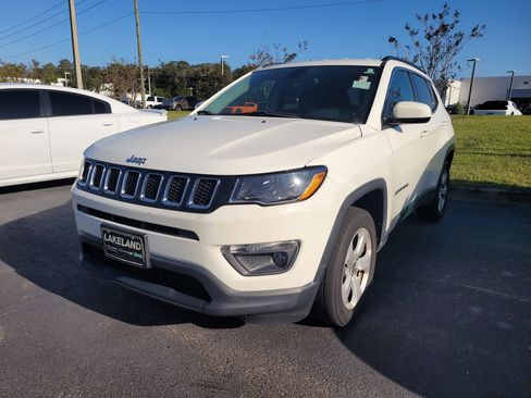 Used 2018 Jeep Compass Latitude w/ Popular Equipment Group image 3